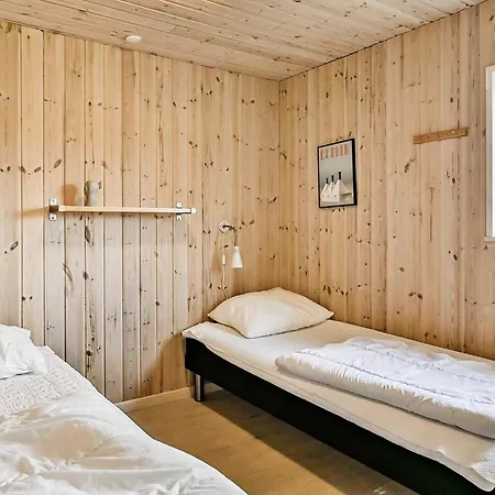 18 Person In Idestrup 度假居 Bøtø By