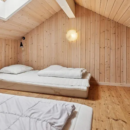 5 Star In Idestrup Bøtø By